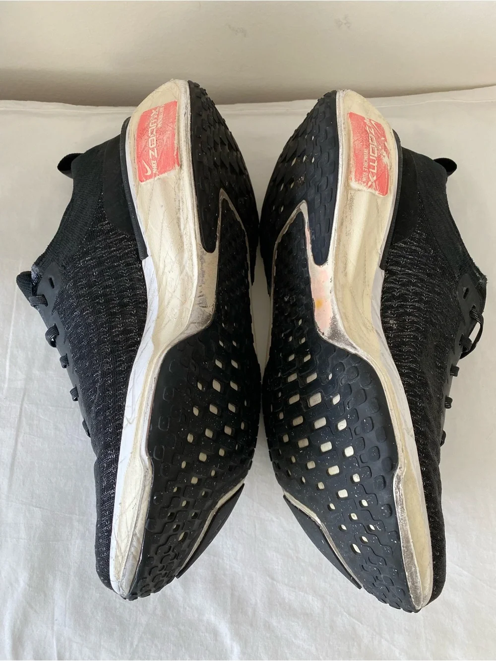 Nike ZoomX Invincible Run flyknit black sz 9.5 mens